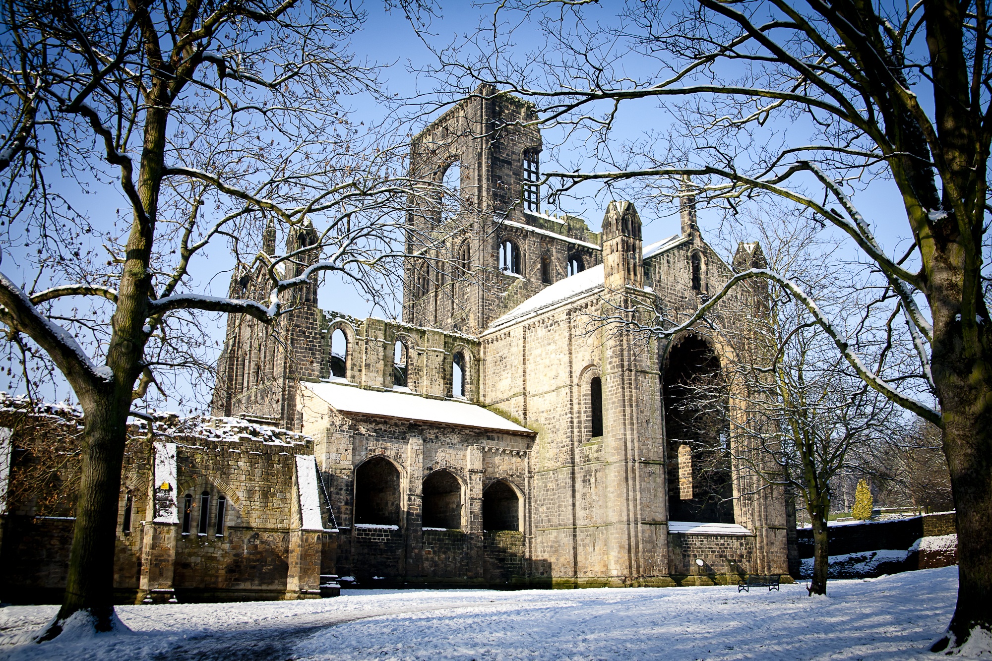 Kirkstall Abbey in the snow - Zagni Photography