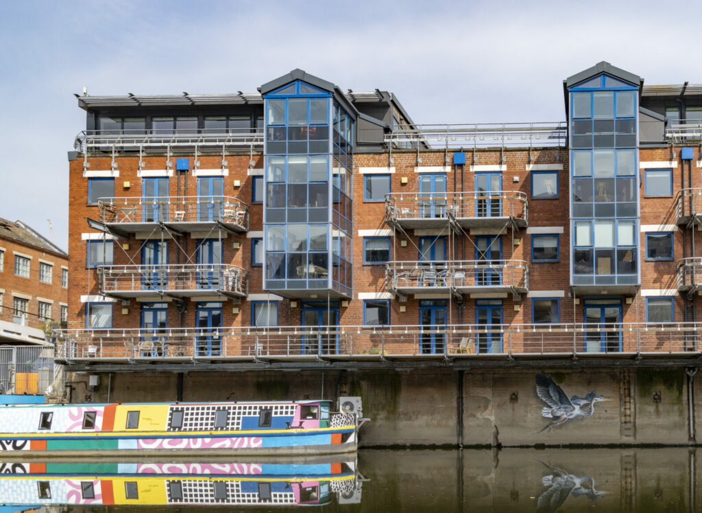 Grey Heron mural and Barge - credit Carl Milner Photography for Visit Leeds