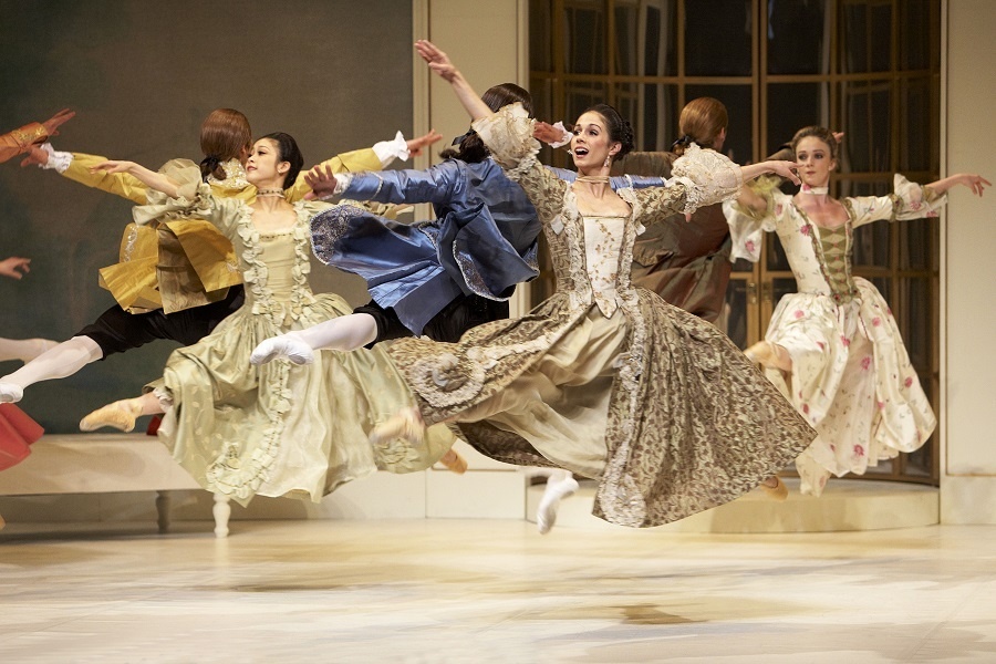 Dancers in Dangerous Liaison in Northern Ballet