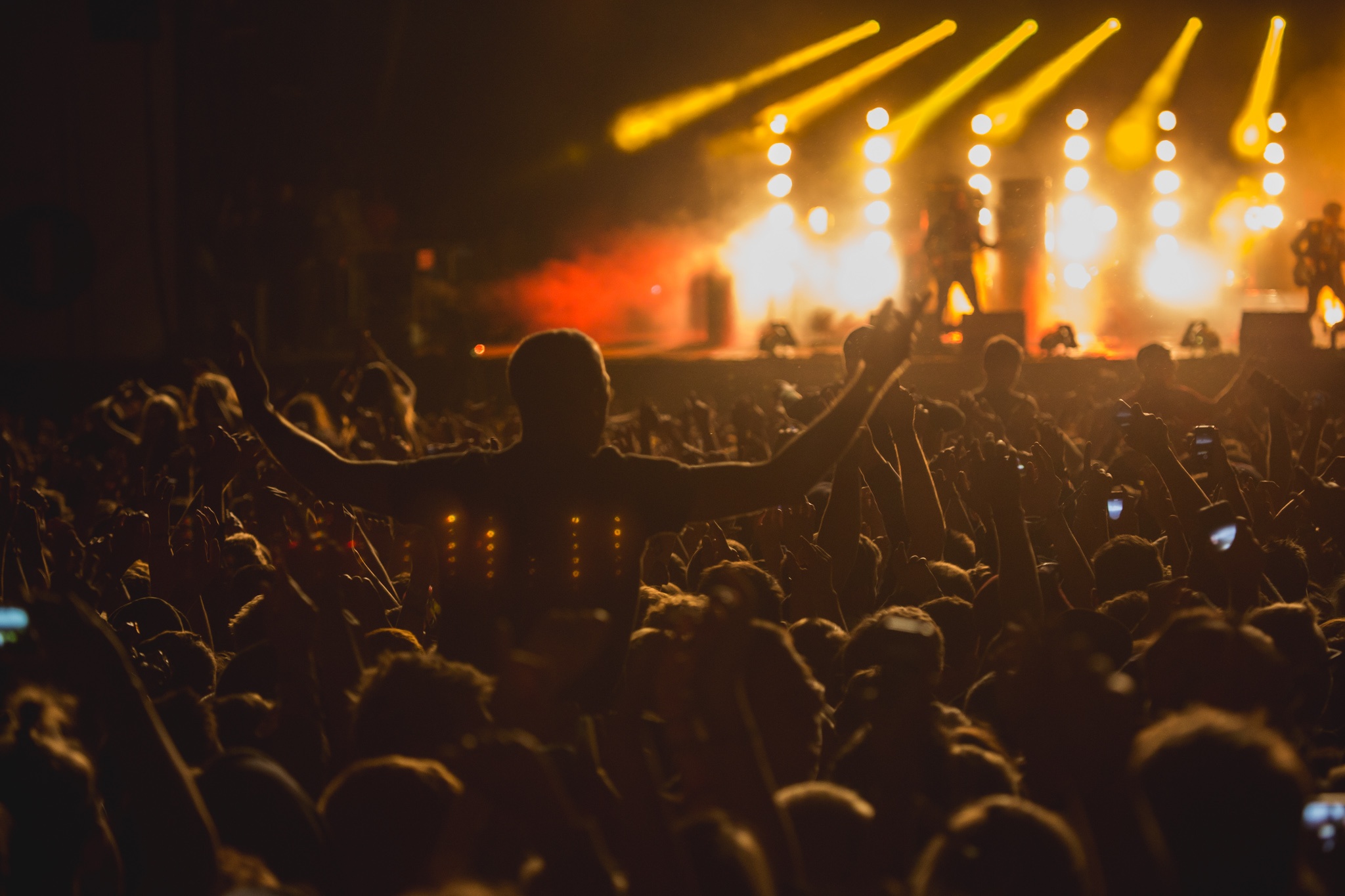 Crowds enjoy band and light display at Leeds Festival